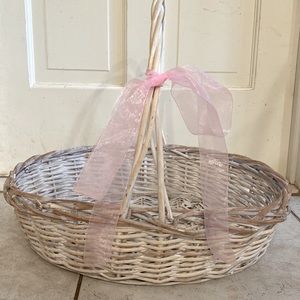 EASTER BASKET (washed white color)